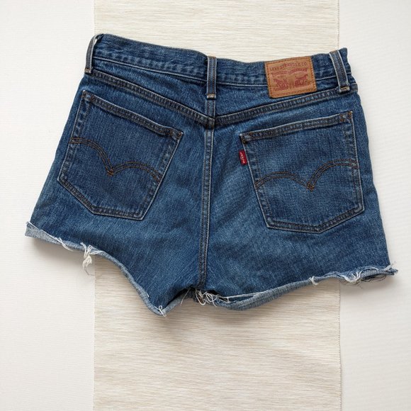 Levi's High Rise Wedgie Shorts - Size 29 - Picture 4 of 4